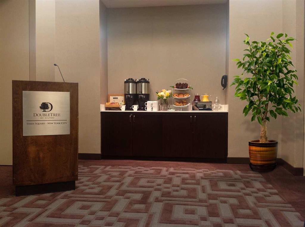 Doubletree Suites By Hilton Nyc - Times Square New York Restoran fotoğraf