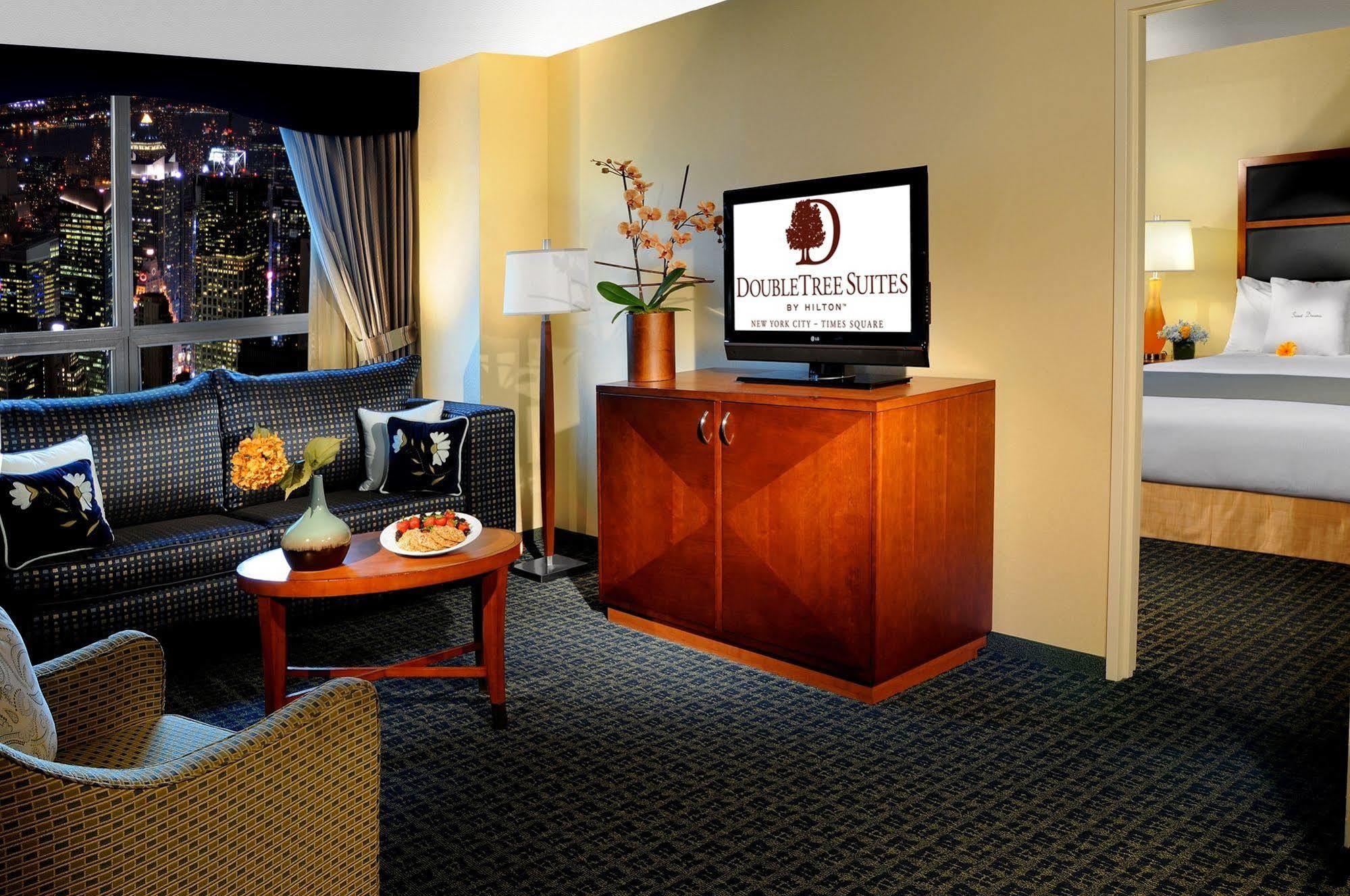 Doubletree Suites By Hilton Nyc - Times Square New York Oda fotoğraf