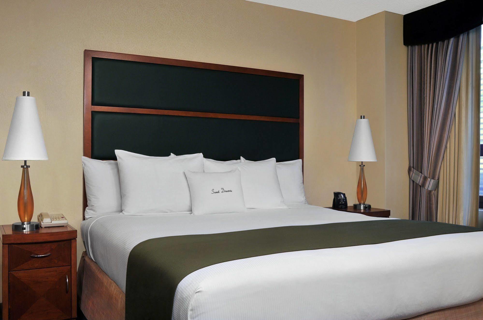 Doubletree Suites By Hilton Nyc - Times Square New York Oda fotoğraf